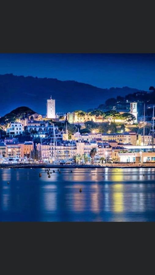 Cannes Old Port, Seafront & Seaview, Yacht Show Port מראה חיצוני תמונה